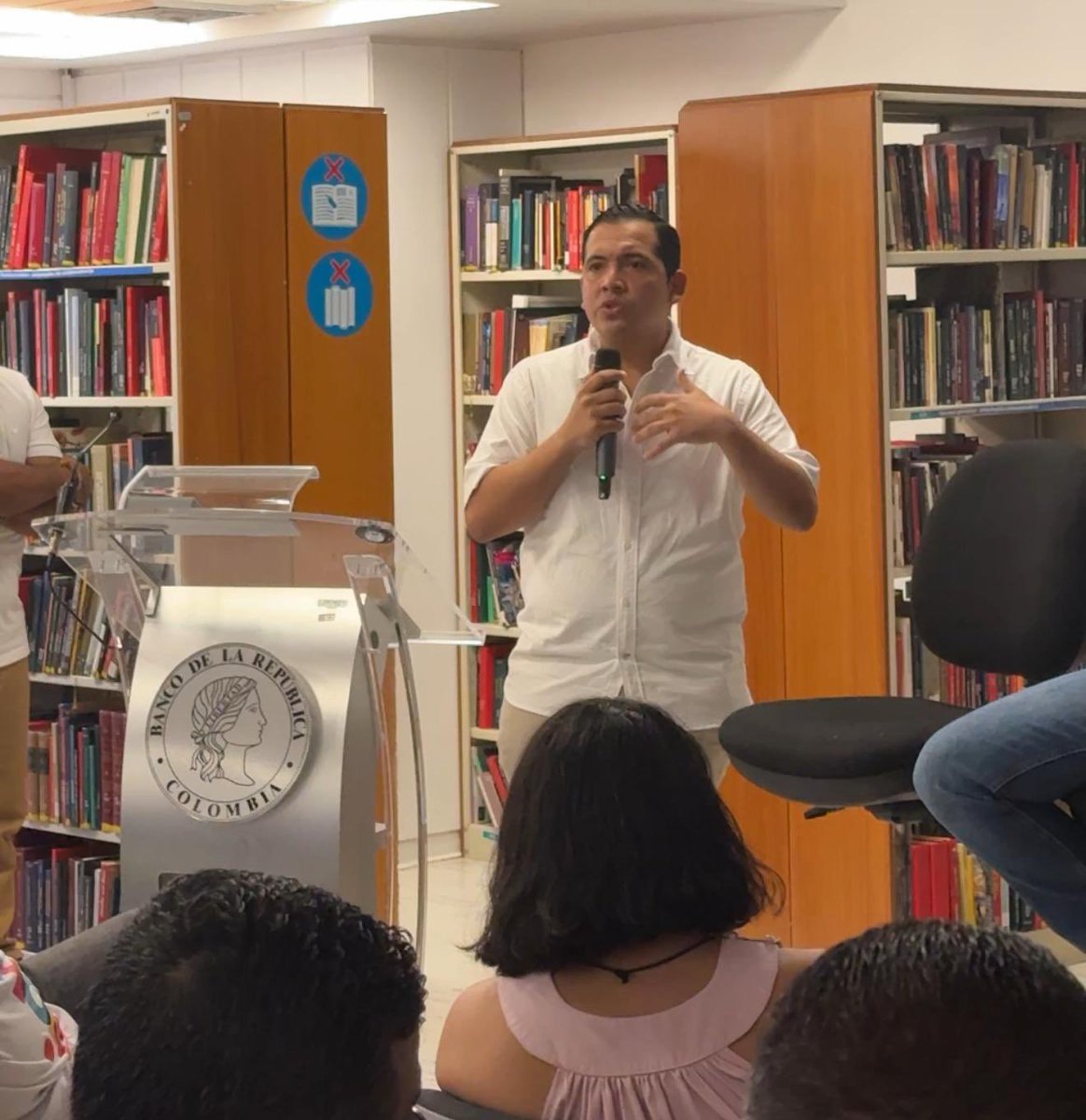 LAGUAJIRAGOB's tweet photo. Durante el Foro”Riohacha en una visión estratégica a largo plazo” realizado en el Banco de la República expusimos que el desarrollo de La Guajira se construye con planificación y visión. https://t.co/WjlcU7EBpn