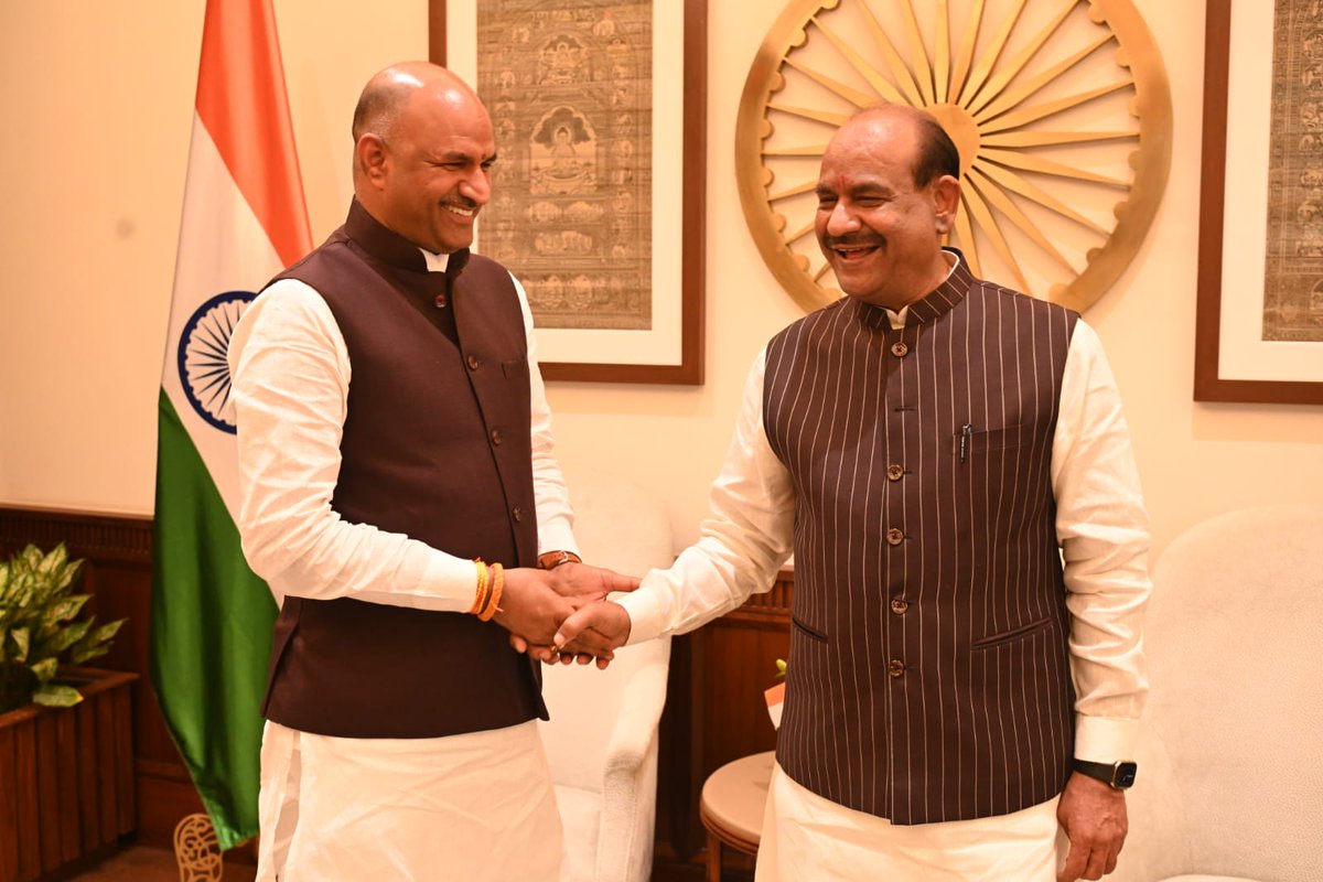 cpjoshiBJP's tweet photo. आज संसद भवन में लोकसभा के माननीय अध्यक्ष श्री @ombirlakota जी से शिष्टाचार भेंट कर याचिका समिति के सभापति बनने पर आभार प्रकट किया। https://t.co/lpztYJf8lX