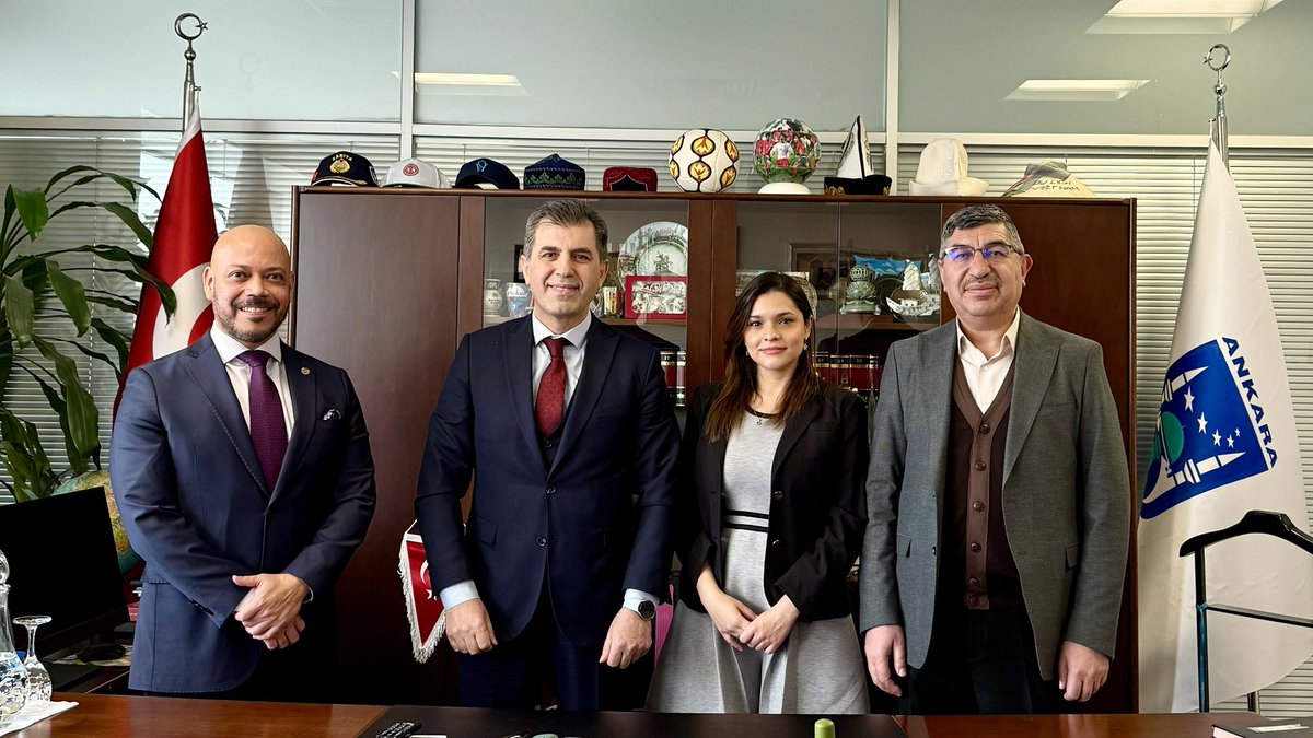 Sostuvimos un encuentro con Kabasakal Ramazan, Director del Departamento de Relaciones Internacionales de la Municipalidad de Ankara, con quien abordamos posibilidades de cooperación entre ciudades en diferentes áreas  como, negocios, cultura, desarrollo urbano y hermanamientos.