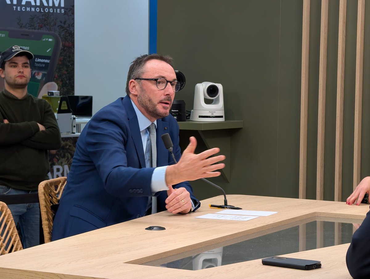 msa_actu's tweet image. #MSATVauSIA | Pour Jean-François Fruttero, nos structures sont challengées. 💬"On a ce devoir de faire de la pédagogie, de réexpliquer, de moderniser nos outils pour les inscrire dans le mutualisme de demain.
Il faut faire de la pédagogie sur nos fondamentaux, sur le principes