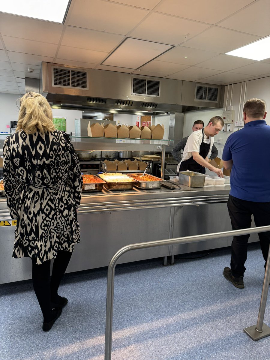 #METConf lunch is served 😀. Time to network with colleagues from across  <a href="/MaidenErleghTru/">Maiden Erlegh Trust</a> #belongingandmattering