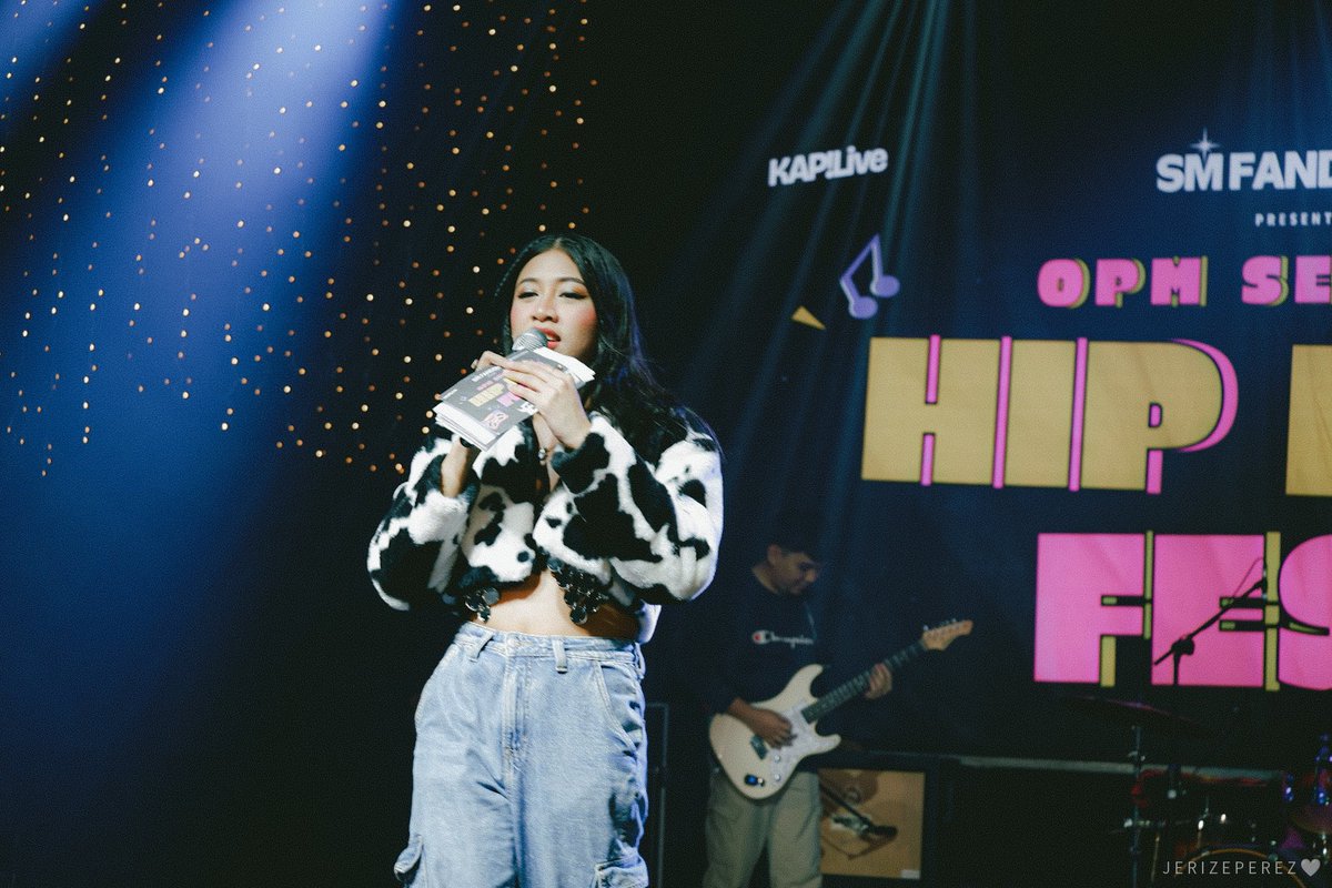 thisdione's tweet photo. Sometimes, I'm onstage not to sing but to host. ❤️
#SMFandom #OPMSeries #HipHopFest #KapLive #SMNorthEDSA https://t.co/lez2CJ7tBP