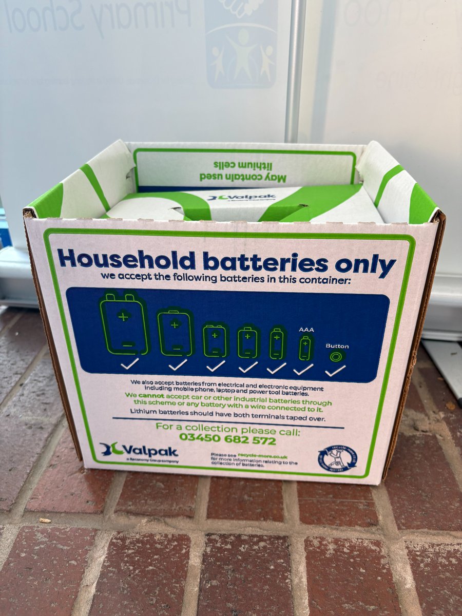 Our school is taking a step towards a greener future by introducing a battery recycling box located at the office door.
Starting next week, you can drop off your used batteries in the designated box. This initiative helps prevent harmful chemicals from polluting our environment🔋