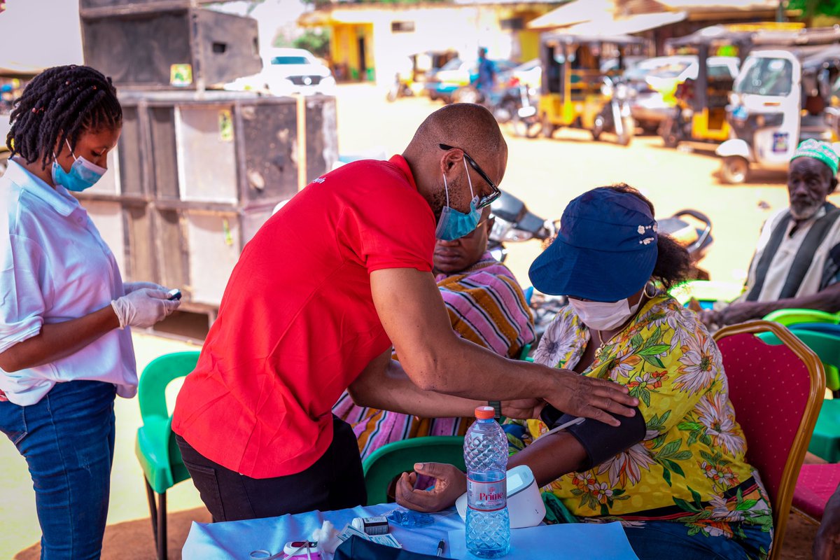 MartinTibuakuu's tweet photo. We provided free CVD risks screening to ~ 300 people in my remote hometown of Jirapa, Ghana. >80% were 1st time BP checks. Many were hypertensive and were initiated on meds. Join us! 
@SethShayMartin @CiccaroneCenter @akoma_plus @hopkinsheart https://t.co/Gm3CctS1ry