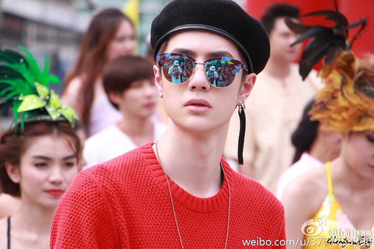 yibo5588's tweet photo. 151222 กู้ดไนท์ไปกับป๋อๆอินไทยแลนด์🕶️
#หวังอี้ป๋อ #王一博 #WangYibo https://t.co/yESmShdEe0