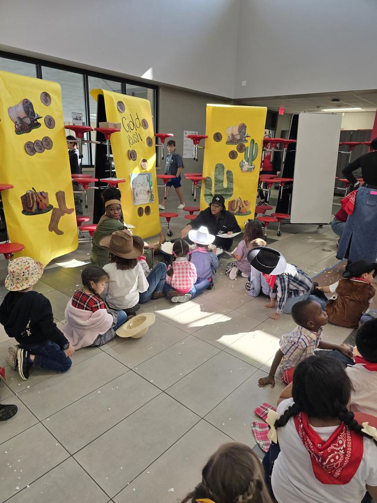 CFISDEmmott's tweet photo. Ms. McGlover shows her Rodeo smile! Thank you to the #bestptoever for all that you've done to make our Round Up a success today! #PathToAmazing #LaunchN2Learning #eaglepride https://t.co/TAJvpELlph