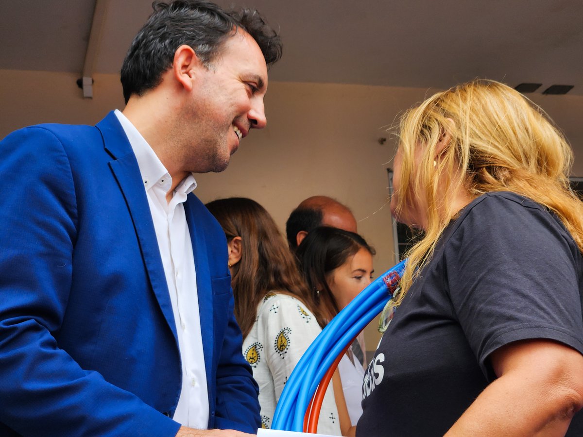 TadeoGZ's tweet photo. #RecorriendoEscuelas 👉Con @lopresti_lh visitamos la Escuela N° 4-103 Prof. Humberto Casiva de #ElChallao.

Gracias a Silvina, su directora, por recibirnos y acompañarnos en la entrega de material deportivo para 36 escuelas de Las Heras, Guaymallén, Ciudad y Lavalle🏀🤸‍♂️

Esta acción se viene realizando por toda la provincia.
+ herramientas para el deporte + educación