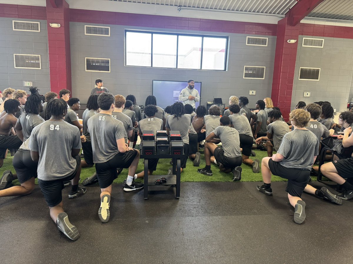 Lowndes legend, Michael Barrett, giving back to the Viking Family.  We appreciate the time and the message. Go Vikings!