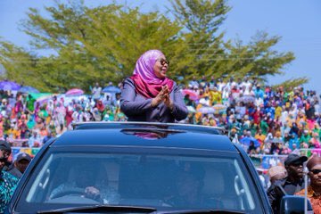 channelv_tz's tweet photo. #VNEWS Shamrashamra za wananchi kwenye mkutano wa hadhara wa Rais Samia Suluhu Hassan unaofanyika katika Uwanja wa Mkwakwani mkoani Tanga leo Februari 28, 2025.
.
Sponsored By @marketpluspromotion
.
#ChannelVUpdates
#V-News
#HabarikaKilaWakati https://t.co/cHnix0JHia