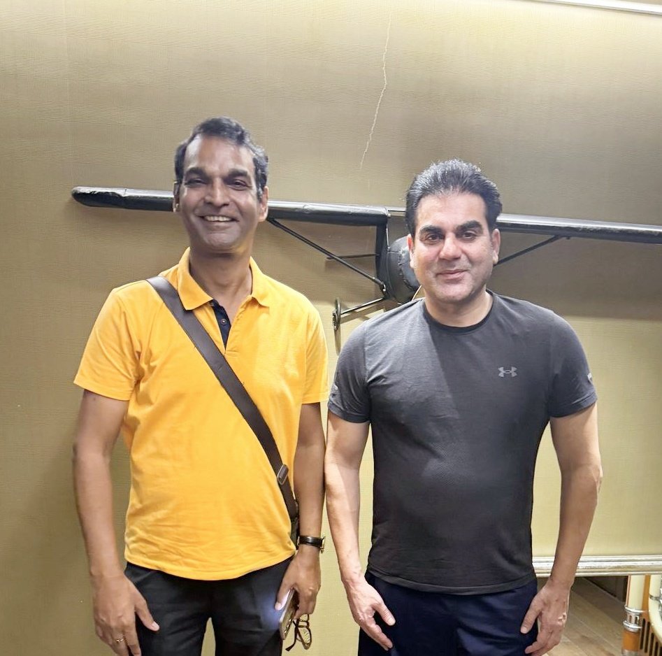 9892911903's tweet photo. Yesterday night meeting with Bollywood Actor Arbaaz Khan..at his place

#bollywood 
#actor 
#director 
#sanjaysinghkakran 
#impacttone https://t.co/h4debXl8id
