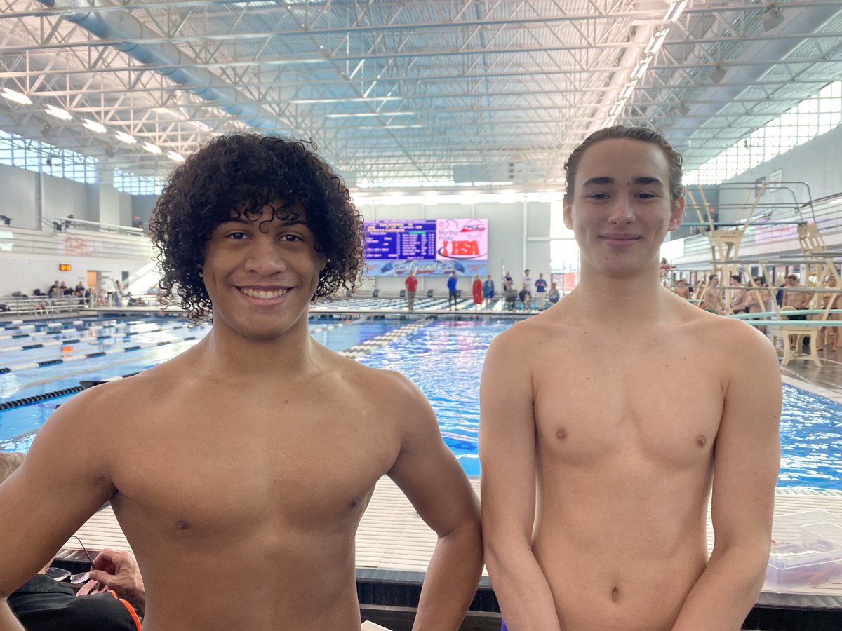 Sister schools! Let’s go DGS and DGN! ⁦<a href="/DGN_SwimDive/">DGN Swim and Dive</a>⁩ #dgspride #wearedgn