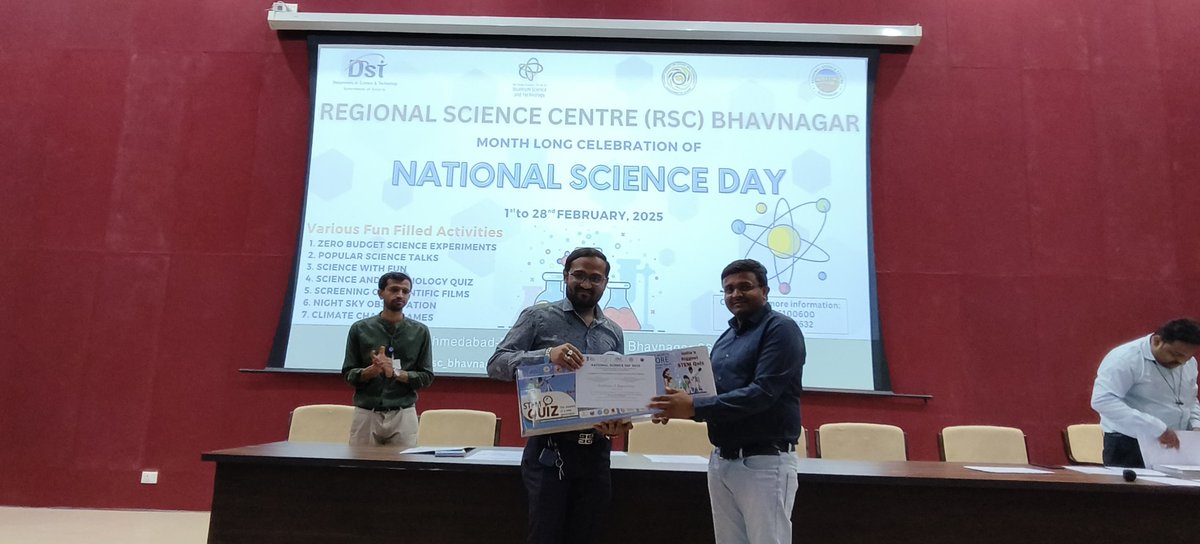 sbrana777's tweet photo. Fostering creativity & innovation! @RSCBhavnagar's #NSD event encouraged students to explore different domains of STEM through model-making & teachers to develop innovative teaching aids!#scienceandinnovation #youthempowerment #viksitbharat #scienceandtechnology #sciencecarnival https://t.co/twh3RamzwM