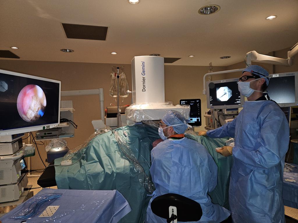 Vincent De Coninck (@vdconinck) on Twitter photo Fantastic 7 months mentoring my superb endourology fellow <a href="/JorenVanthoor/">Joren Vanthoor</a> ! So proud to see him master PCNL, HoLEP, RIRS, metabolic stone workups, and achieve publication. Best of luck in #Cambridge <a href="/OJWiseman/">Oliver Wiseman</a> <a href="/drtevaho/">Tev Aho</a>
Excited to follow your career in Belgian endourology! Fantastic 7 months mentoring my superb endourology fellow <a href="/JorenVanthoor/">Joren Vanthoor</a> ! So proud to see him master PCNL, HoLEP, RIRS, metabolic stone workups, and achieve publication. Best of luck in #Cambridge <a href="/OJWiseman/">Oliver Wiseman</a> <a href="/drtevaho/">Tev Aho</a>
Excited to follow your career in Belgian endourology!