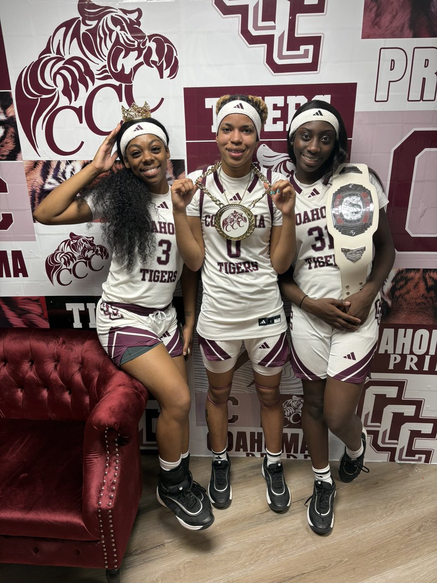 CCC Women’s Bball (@cccladyhoops) on Twitter photo 🏀POST GAME AWARDS🏀
🆚 MDCC ⚔️
💪🏾 X-Factor: <a href="/sharia_xo/">PrettyGirl’Riah💋</a>
💪🏾 Dawg of the Game: <a href="/caylamyers15/">cayla myers</a>
🤎🐅Heart of a Lady Tiger: <a href="/naraaaaaa_ax/">Cy’Nara</a> 🏀POST GAME AWARDS🏀
🆚 MDCC ⚔️
💪🏾 X-Factor: <a href="/sharia_xo/">PrettyGirl’Riah💋</a>
💪🏾 Dawg of the Game: <a href="/caylamyers15/">cayla myers</a>
🤎🐅Heart of a Lady Tiger: <a href="/naraaaaaa_ax/">Cy’Nara</a>