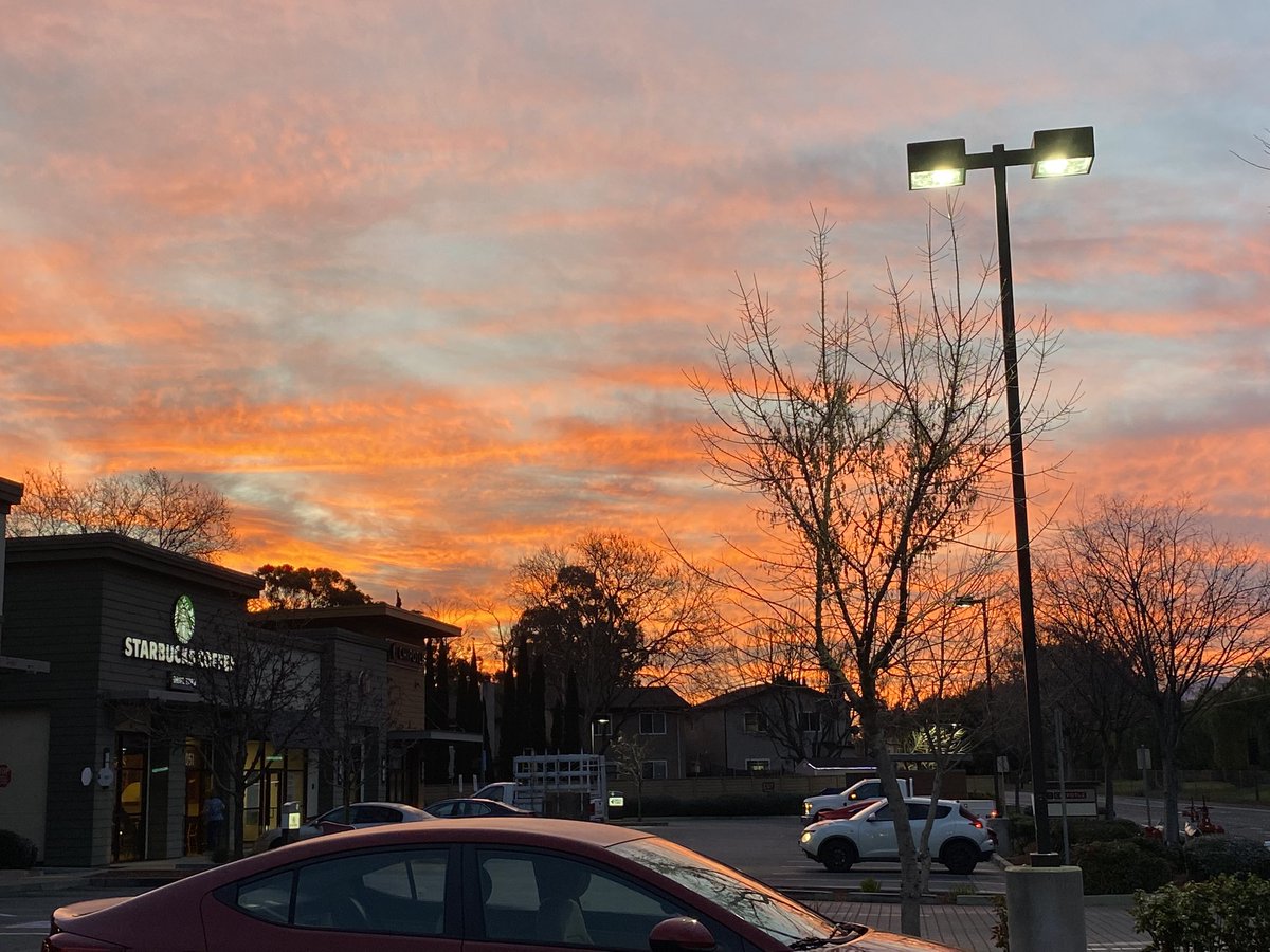 LenaHowland's tweet photo. Sunrise views from beautiful Martinez, CA today! It’s going to be another GORGEOUS day, don’t waste it! ☀️ @abc7newsbayarea #sunrisechasing #amnewsers https://t.co/nhjSf3kLaf