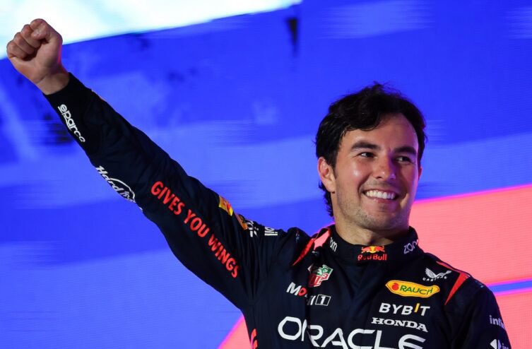 🚨OFFICEL !

La FIA vient de confirmer que c’est Sergio Pérez qui était au volant du bus qui était rentré sur la piste au tout début de la session des essais hivernaux cet après-midi !

#F1