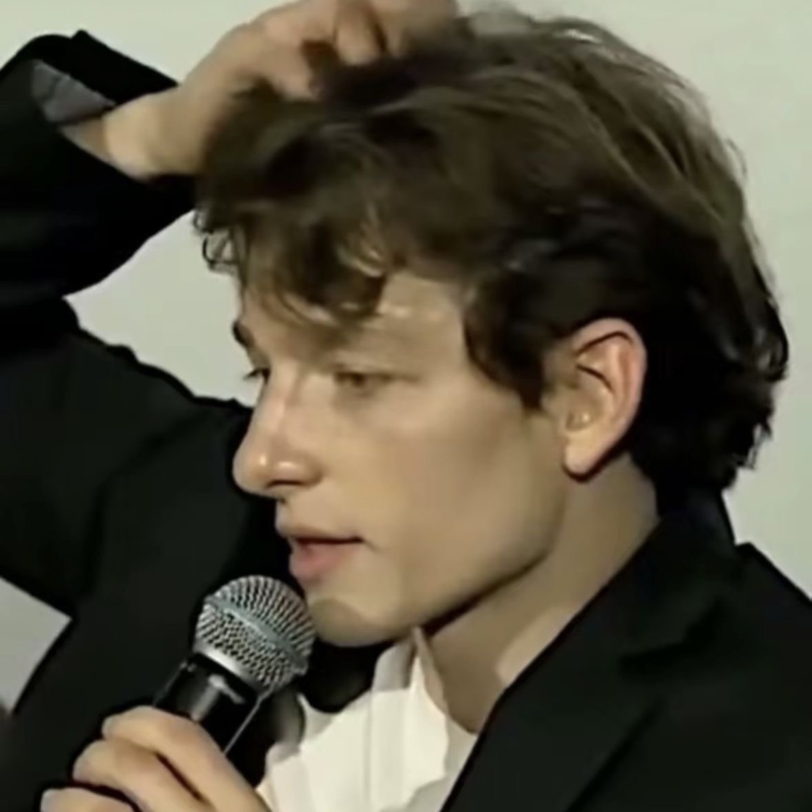 quinnzier's tweet photo. Mike Faist’s side profile is so elite it deserves its own IMDb page. https://t.co/9yae50OTaZ