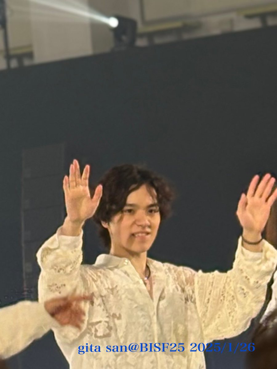 gitar_san's tweet photo. そんなこんなで今更謎ショーの写真上げようとする人🙋♀️
ピントほんとにどこ行ったんだろ。
#謎ショー
#BISF25 https://t.co/a6gvGb3RW8