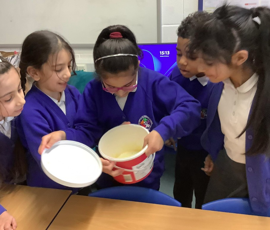 allsaintssbd5's tweet photo. From archaeology, to cooking...the children at All Saints have been busy learning through practical activities this week #AllSaintsProud #PracticalLearning #STEMEducation https://t.co/iXsMwh4XsI
