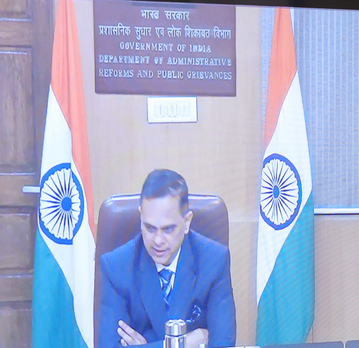 श्री वी. श्रीनिवास, सचिव(पेंशन) की अध्यक्षता में दिनांक 28/02/25 को 21वें “अनुभव अवार्डी स्पीक” वेबिनार में अनुभव पुरस्कार 2024 विजेता श्रीमती अदिति दास राउत ने, देशभर के 450 से अधिक स्थानों से वीडियो कॉन्फ्रेसिंग के माध्यम से जुड़े अधिकारियों के साथ अपने अनुभव साझा किएI