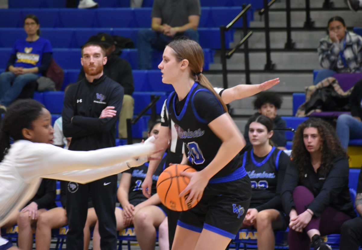 It was an amazing, full circle night for first-year coach Joe Petrucelli and West Potomac, which got an Abby Beddis buzzer-beater to defeat South County 41-39. The Wolverines advance to play Robinson tonight, and to states. Story, box score, video here: novahoops.com/beddis-buzzer-…