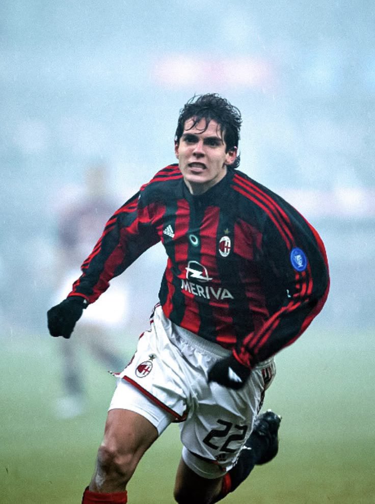 futnostalgico's tweet photo. Kaká 🤩🇧🇷 https://t.co/oq7L08btGD