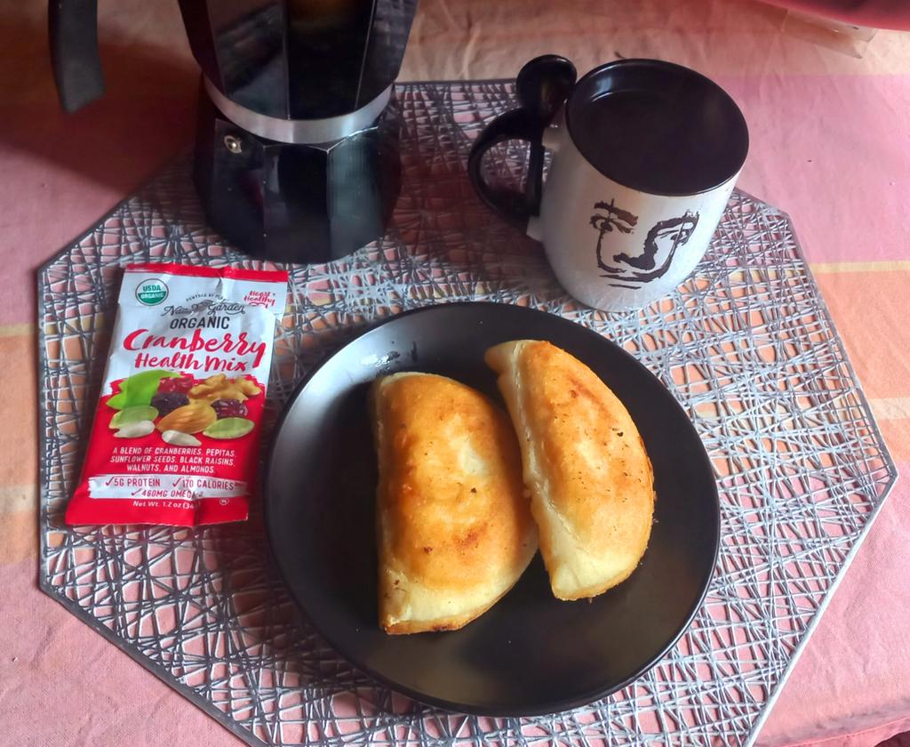 yolucecita's tweet photo. Se acabó esto! Feliz Día mis Xseros. 🤗 Mi desa ....asomada por aquí. Que les vaya bonito, que todo fluya en armonía y prosperidad. Vida y Salud✌🏼😎
#ViernesDeLabios💋
#Viernesdelabios #BuscandoAndo #ViernesCoqueto #El28Del25
#FridayVibes #YMasTardeElVino
🫦👄 https://t.co/uqOrXp1pWX