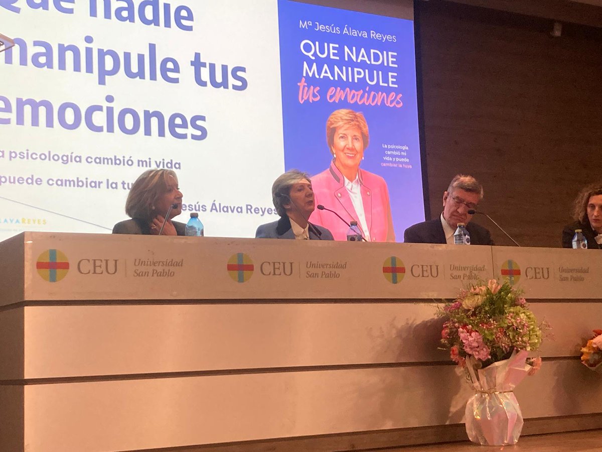 Ayer,  asistí a la presentación del nuevo libro de Mª Jesús Álava: "Que Nadie Manipule Tus Emociones" .📖
Imprescindible para fortalecer nuestra #saludmental y protegernos de la #manipulación #emocional 
¡Gracias Mª Jesús! 
No os lo perdáis 👍

#QueNadieManipuleTusEmociones