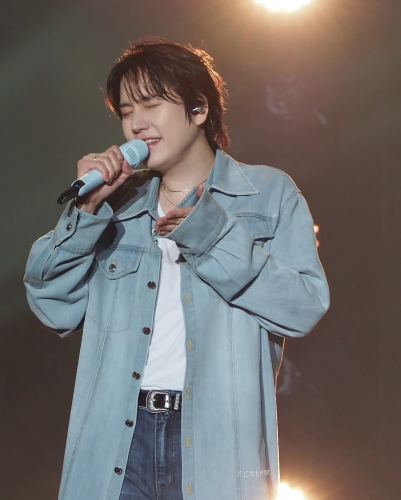 loveclody's tweet photo. 250223 KYUHYUN 10th Anniversary Asia Tour COLORS in TP

#圭賢 #KYUHYUN #규현 
#COLORS https://t.co/QVw3le0LRh