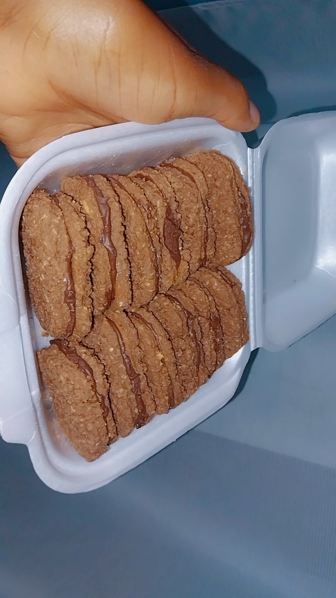 NostaRuben's tweet photo. 🚨 ALERTA DE CROCÂNCIA! 🚨 Uma tábua cheia de biscoitos deliciosos está à solta e pode parar na sua casa! https://t.co/3o5xZfVstS