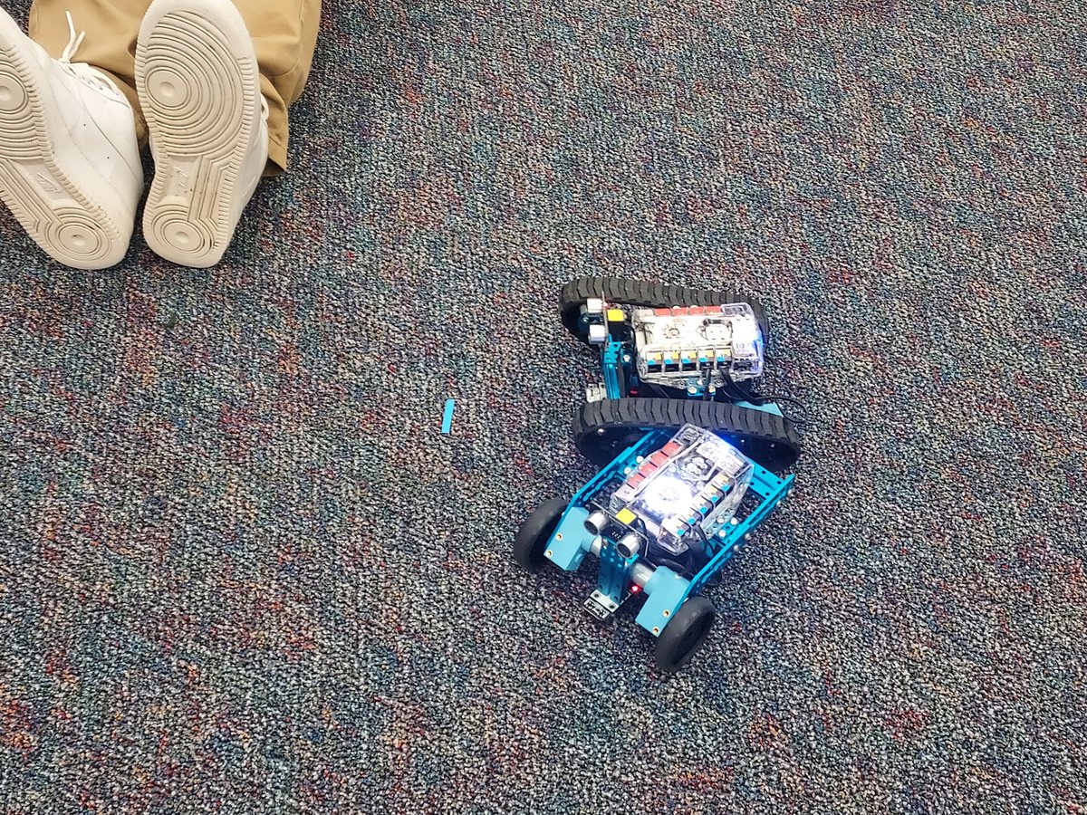 OlleLibrary's tweet image. Makers' Club started to learn how to code mBots and Ultimaker 2.0 robots after school yesterday. Lots of competitions as well as BattleBotting. #CodingFun #MoreThabBooks @Alief_Libraries @OlleMightyOwls