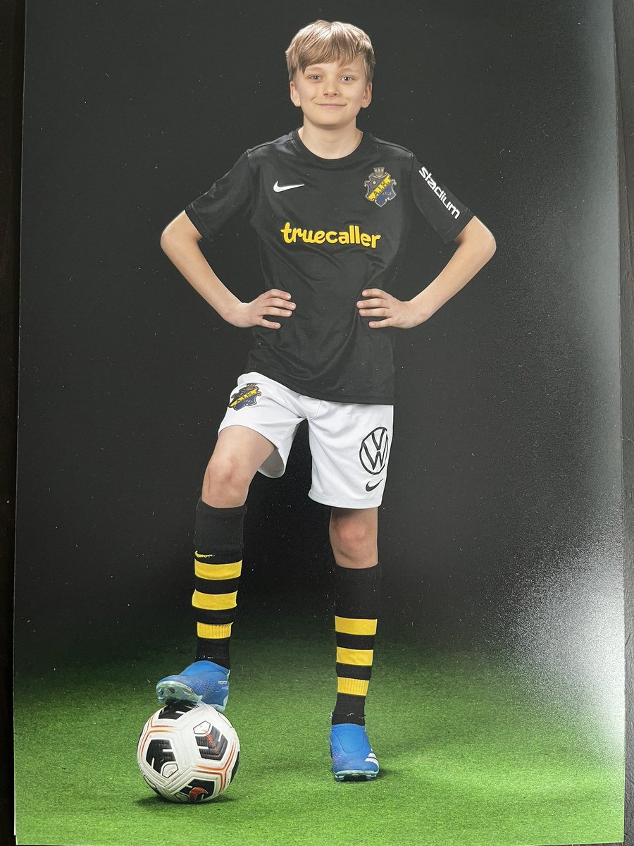 clubs.clubmate.se/aik/

Stöd AIK P2013BLÅ!! 🖤💛🏆