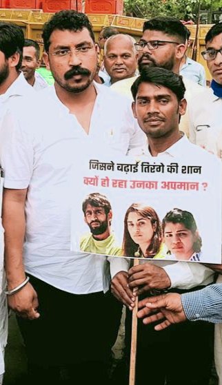 gurusingh2014's tweet image. भाई चंद्रशेखर आजाद सांसद नगीना के काफिले पर हुए हमले से योगी सरकार की कानून व्यवस्था को दर्शाता है, गुंडों को कानून का कोई डर नही है, योगी सरकार मे जब एक सांसद सुरक्षित नही है आम आदमी की तो बात ही छोड़ दीजिये, पुलिस महलावरो पर सख्त कार्यवाही सुनिश्चित करे