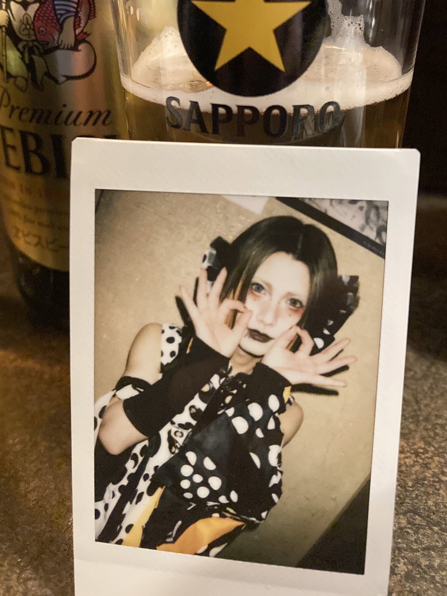 おとといゼラのワンマンに行った。ミナギさんのギターは情感があってとても好き。曲もすごく好き。若手Vシーンを少しずつ掘っているけどかなり癖に刺さる人たちにちょくちょく出会えている。