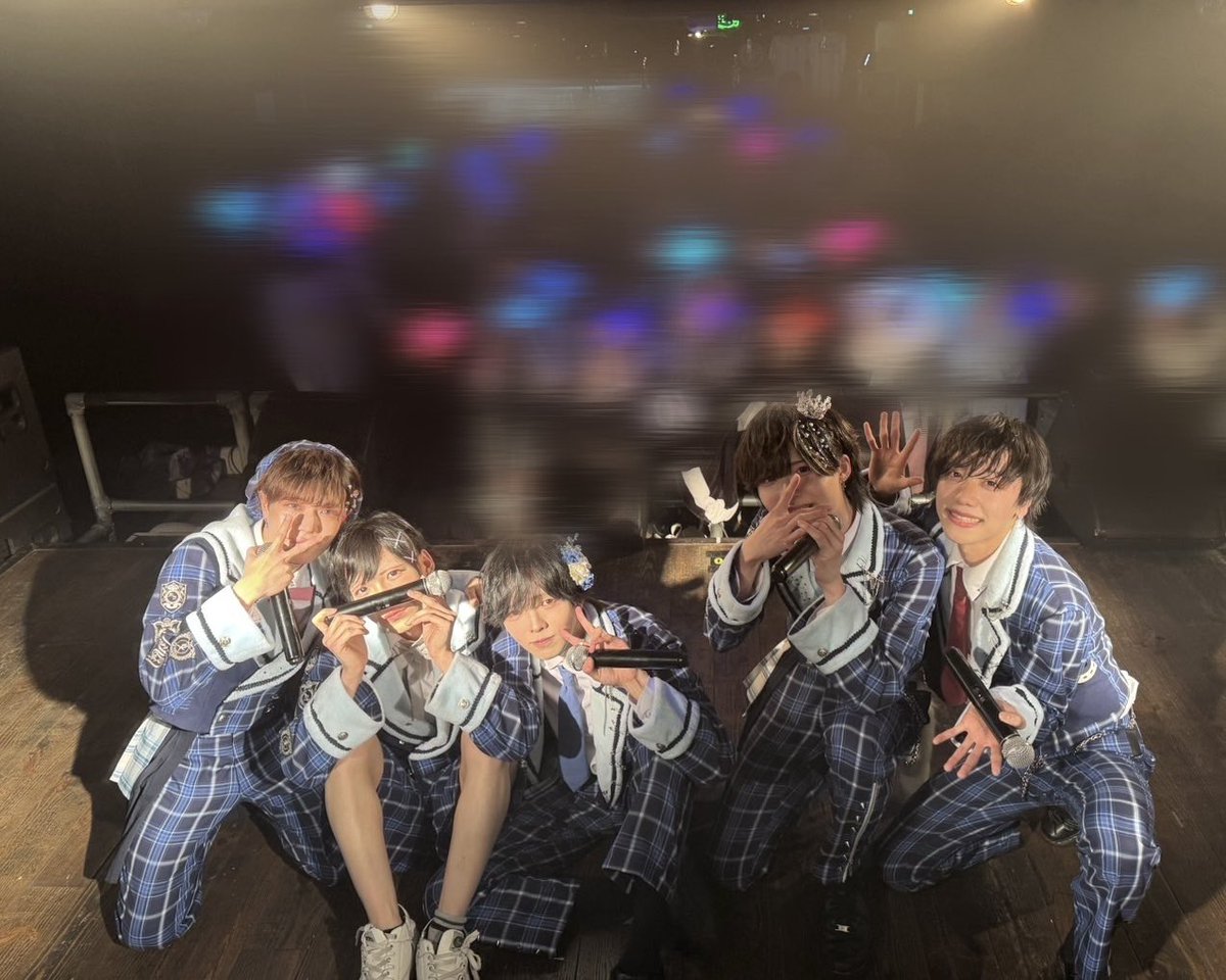 ⟡.*˚☪︎︎︎︎ ____

　   　ラヴィプライムLASTLIVE
　　 - NAO KAWORU RITO卒業 -   

　　　　　　　　　　　　     　____⋆☾·̩͙꙳