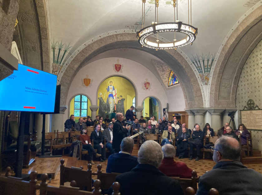La Sala Capitular de Montserrat ha acollit la presentació de l'Agenda 2025 <a href="/cataloniasacra/">Catalonia Sacra</a> amb més de trenta activitats, entre les quals onze visites guiades als principals monestirs

catalunyacristiana.cat/catalonia-sacr…