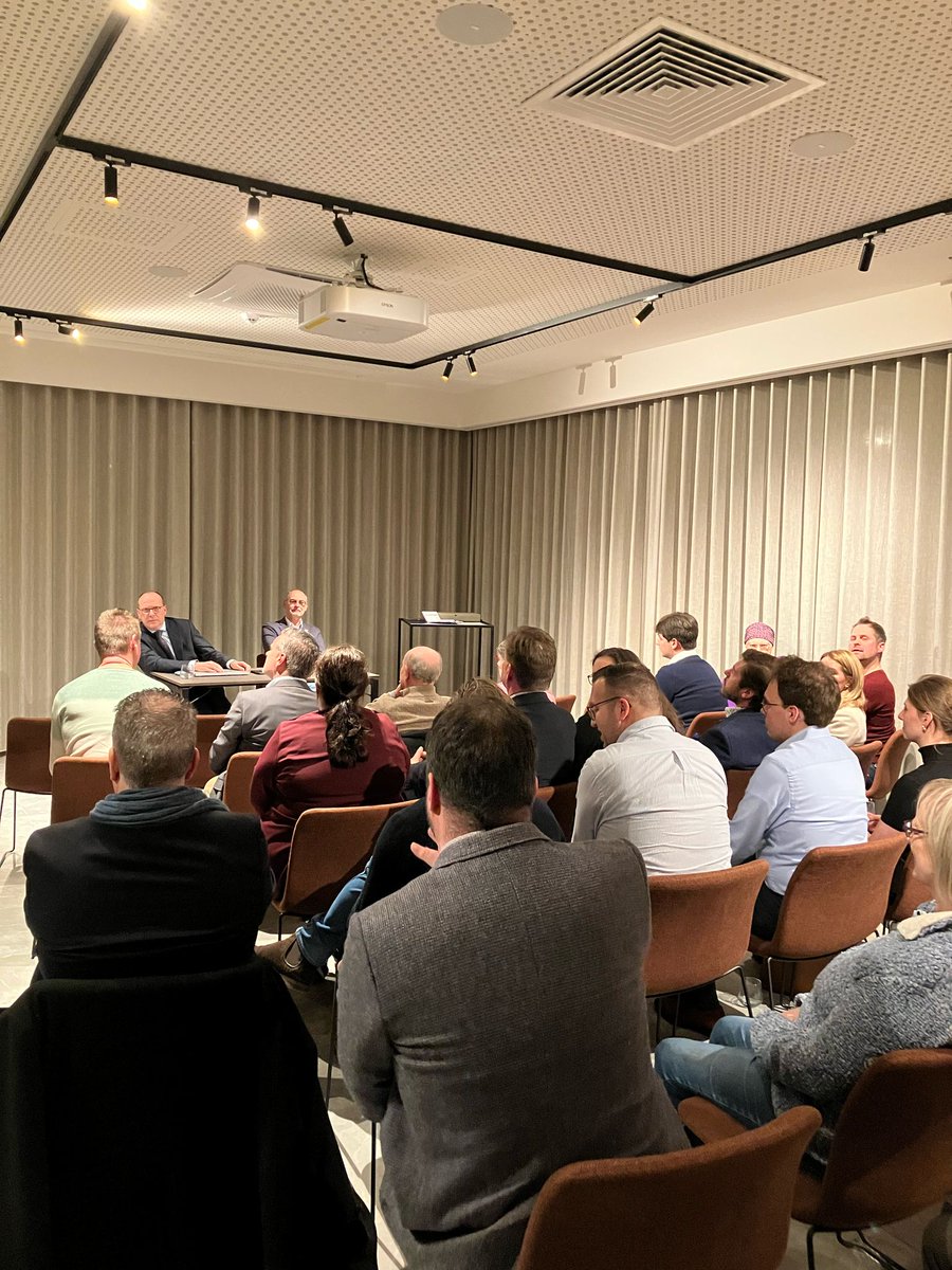 🛣️ ITAA on the road stopte in Turnhout gisterenavond
➡️ Direct contact tussen leden en bestuur 
☕ Minder formeel bijpraten over het beroep, het instituut en de toekomst