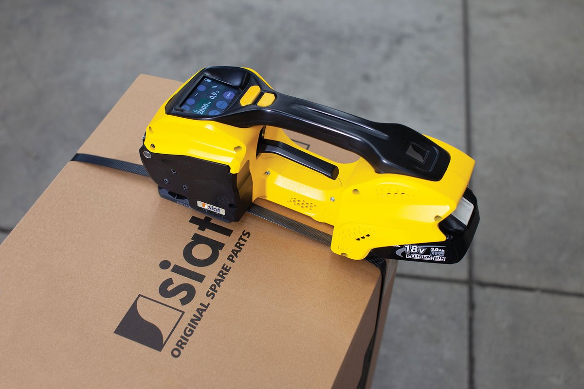 combipackaging's tweet image. Discover Combi&apos;s advanced battery-powered strapping tools! Engineered in Italy, our GT-Xtreme and Viper models offer high-speed, precise, and reliable strapping solutions. 
 Visit hubs.ly/Q03813bd0
 #StrappingSolutions #CombiPkg #Siat