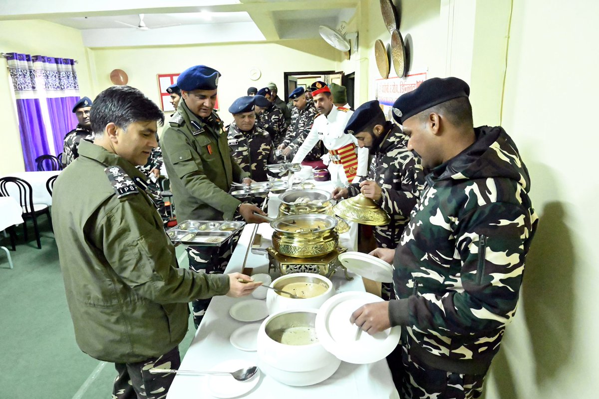 control.13bnssb@ssb.gov.in (@13bnssb_india) on Twitter photo рдЖрдЬ, рджрд┐рдирд╛рдВрдХ 28 рдлрд░рд╡рд░реА 2025 рдХреЛ рд╢реНрд░реА рдЗрдореНрддрд┐рдпрд╛рдЬ рдЗрд╕реНрдорд╛рдЗрд▓ рдкрд░реНрд░реЗ, рдЖрдИрдкреАрдПрд╕, рдЙрдк рдорд╣рд╛рдирд┐рд░реАрдХреНрд╖рдХ рдиреЗ 13 рдмрдЯрд╛рд▓рд┐рдпрди, рд╕рд╢рд╕реНрддреНрд░ рд╕реАрдорд╛ рдмрд▓, рдбрд┐рдЧреНрдирд┐рдмрд▓ рдХрд╛ рдФрдкрдЪрд╛рд░рд┐рдХ рдирд┐рд░реАрдХреНрд╖рдг рдХрд┐рдпрд╛ред рдирд┐рд░реАрдХреНрд╖рдг рдХреЗ рджреМрд░рд╛рди рдЙрдиреНрд╣реЛрдВрдиреЗ рдмрдЯрд╛рд▓рд┐рдпрди рдХреА рдкреНрд░рд╢рд╛рд╕рдирд┐рдХ рдФрд░ рдкрд░рд┐рдЪрд╛рд▓рдирд┐рдХ рддреИрдпрд╛рд░рд┐рдпреЛрдВ рдХрд╛ рдмрд╛рд░реАрдХреА рд╕реЗ рдЕрд╡рд▓реЛрдХрди рдХрд┐рдпрд╛ l рдЖрдЬ, рджрд┐рдирд╛рдВрдХ 28 рдлрд░рд╡рд░реА 2025 рдХреЛ рд╢реНрд░реА рдЗрдореНрддрд┐рдпрд╛рдЬ рдЗрд╕реНрдорд╛рдЗрд▓ рдкрд░реНрд░реЗ, рдЖрдИрдкреАрдПрд╕, рдЙрдк рдорд╣рд╛рдирд┐рд░реАрдХреНрд╖рдХ рдиреЗ 13 рдмрдЯрд╛рд▓рд┐рдпрди, рд╕рд╢рд╕реНрддреНрд░ рд╕реАрдорд╛ рдмрд▓, рдбрд┐рдЧреНрдирд┐рдмрд▓ рдХрд╛ рдФрдкрдЪрд╛рд░рд┐рдХ рдирд┐рд░реАрдХреНрд╖рдг рдХрд┐рдпрд╛ред рдирд┐рд░реАрдХреНрд╖рдг рдХреЗ рджреМрд░рд╛рди рдЙрдиреНрд╣реЛрдВрдиреЗ рдмрдЯрд╛рд▓рд┐рдпрди рдХреА рдкреНрд░рд╢рд╛рд╕рдирд┐рдХ рдФрд░ рдкрд░рд┐рдЪрд╛рд▓рдирд┐рдХ рддреИрдпрд╛рд░рд┐рдпреЛрдВ рдХрд╛ рдмрд╛рд░реАрдХреА рд╕реЗ рдЕрд╡рд▓реЛрдХрди рдХрд┐рдпрд╛ l
