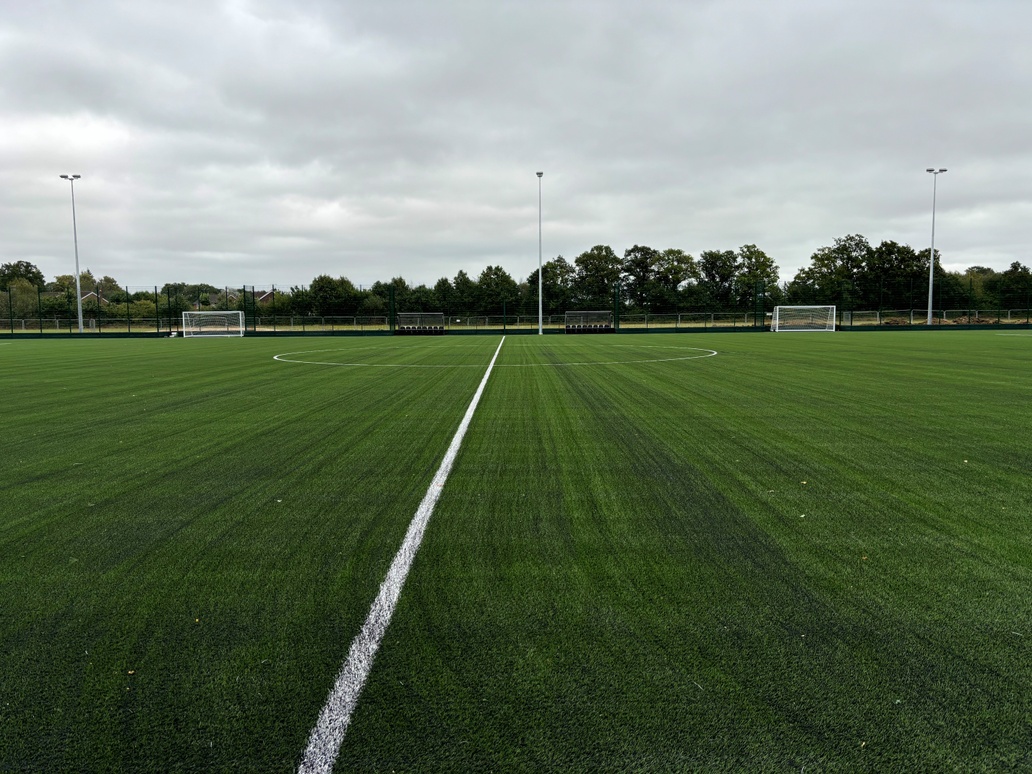 We’ve awarded £150,000 to Oakwood School for a floodlit 3G pitch via #YourFundSurrey

Available for community use outside school hours, it benefits local clubs and offers recreational play. The total amount of funding in Reigate &amp; Banstead now stands at £952,705! 

#MakeItHappen