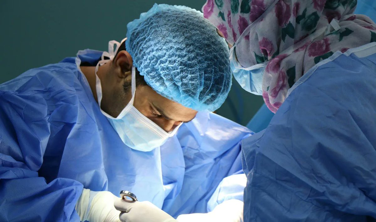 📢Exciting news!📢
The largest surgical trial ever funded in the UK is set to open, which will see 26,000 patients recruited to test interventions to make future operations safer.
Read about the £10m ROSSINI-Platform trial, led by Prof Thomas Pinkney👇 
birmingham.ac.uk/news/2025/larg…