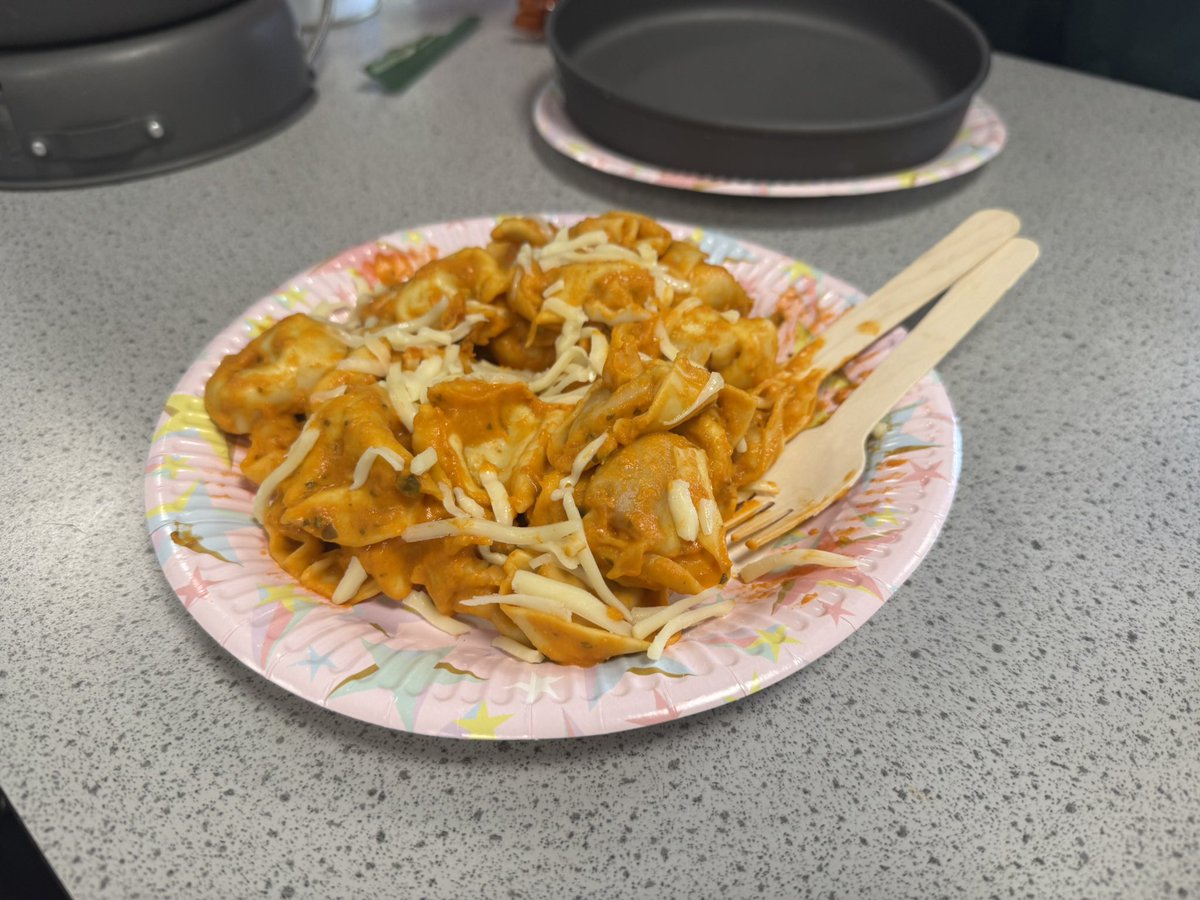 St. Andrew's Soc Sub (@social_sahs) on Twitter photo A very busy training session with Bronze Duke of Edinburgh participants this afternoon! We planned out meals and cooked some delicious food 🥘 🧑🍳 🔥 😋
<a href="/StAndrewsHS/">St Andrew's High</a> <a href="/sahs_science/">St Andrew's Science</a> #yummy
#DofE #Bronze A very busy training session with Bronze Duke of Edinburgh participants this afternoon! We planned out meals and cooked some delicious food 🥘 🧑🍳 🔥 😋
<a href="/StAndrewsHS/">St Andrew's High</a> <a href="/sahs_science/">St Andrew's Science</a> #yummy
#DofE #Bronze