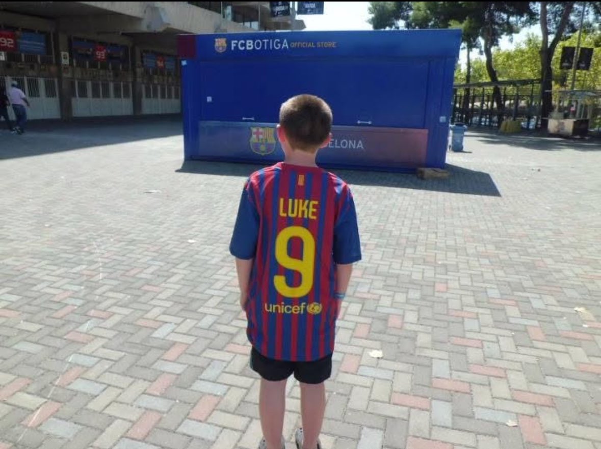 One year open in Barcelona today.

Tell that to 11 year old me visiting Barcelona in 2011 for the first time and I’d say you’re crazy.

Here’s to many more 🍾⚽️