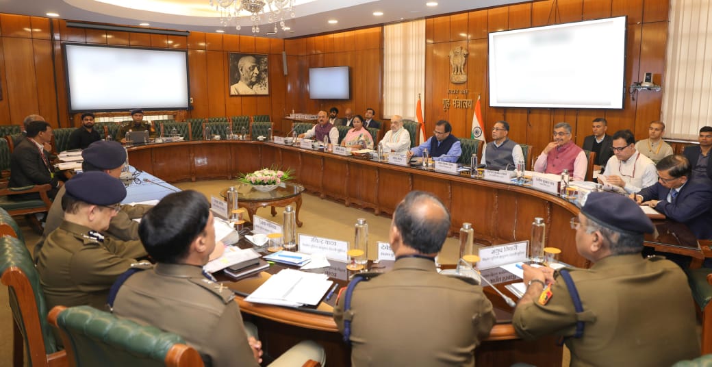 Cyber crime is the new-age threat! 💻 Awareness &amp; vigilance are key to protecting citizens from fraud &amp; digital scams. Delhi Police must intensify cyber crime education efforts. #सुरक्षित_दिल्ली_विकसित_दिल्ली
