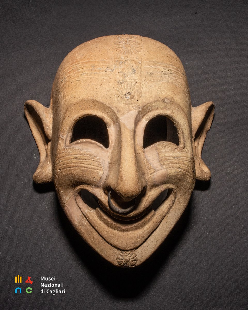 Buon #martedìgrasso!!!!

Ricordate che da oggi i #MuseiNazionaliCagliari sono aperti tutti i giorni dalle 8:30 alle 19:30 (chiusura biglietteria ore 18:45).

Vi auguriamo una buona giornata con la maschera ghignante punica (5° secolo a.C.) ritrovata a San Sperate.