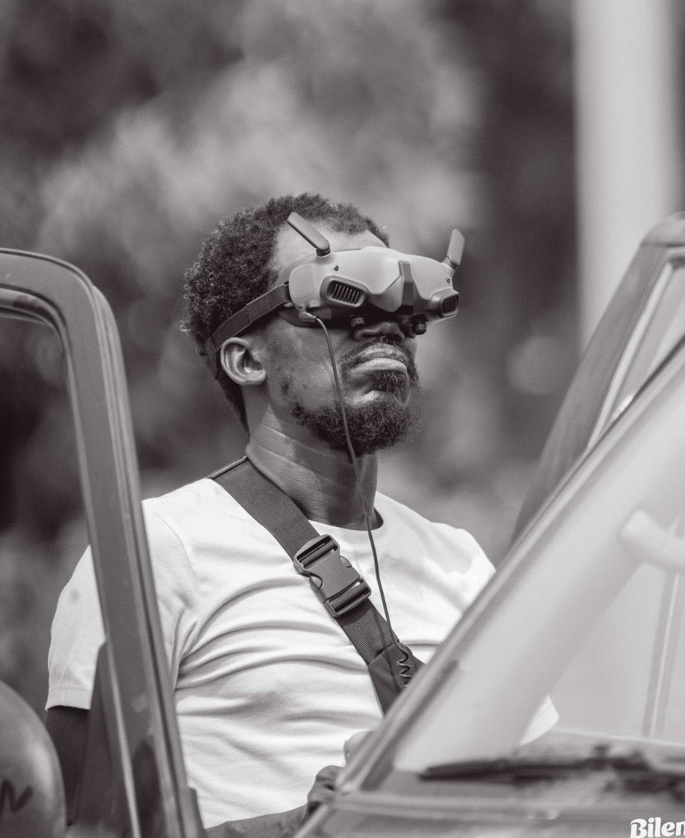 <a href="/LaNzemba/">Nzemba La Congolaise</a> Imaginez vous, un voleur de téléphone 🤣🤣🤣🤣🤣🤣. 

Le type de <a href="/LitsaniChoukran/">Litsani Choukran</a> avait volé un iPhone promax chez KATUMBI 🤣🤣🤣