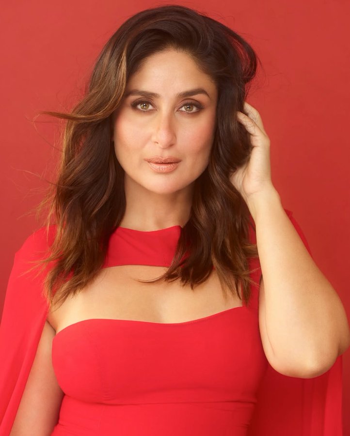 Kareena Kapoor Khan fan (@bebotiful) on Twitter photo Red Hot
#KareenaKapoorKhan Red Hot
#KareenaKapoorKhan