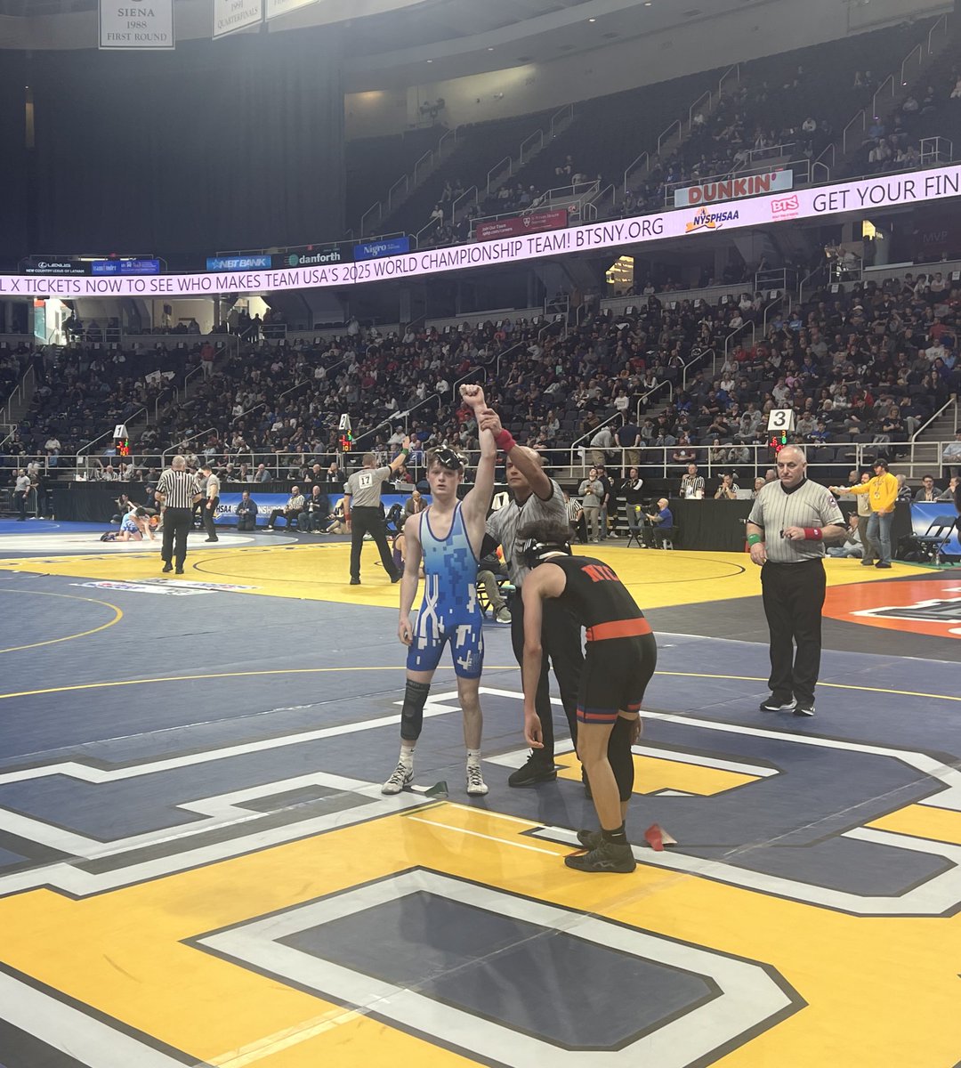 24-25 State Tournament Update: Bryce Reilly 108lbs opens up the tournament with a 1st period tech 15-0.