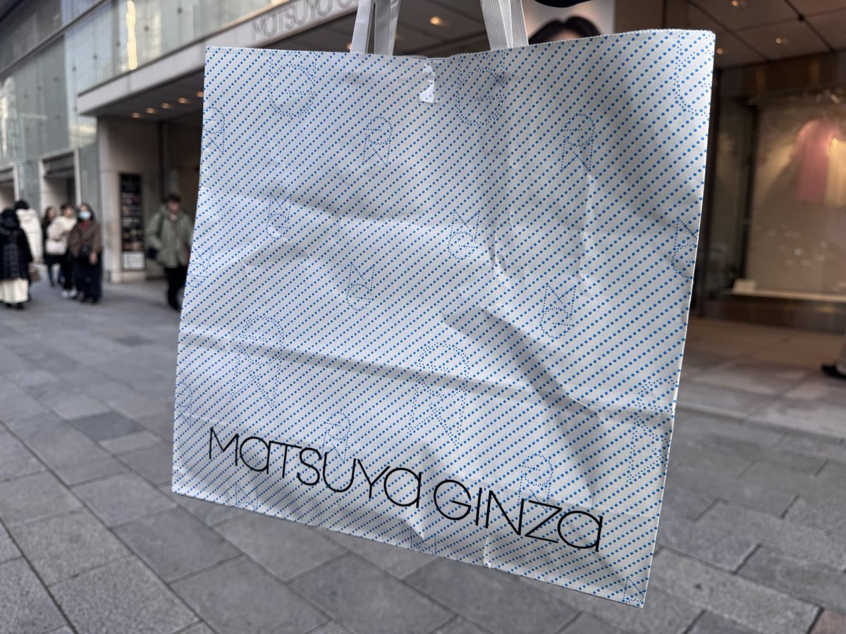 BarnackJh's tweet photo. 『第52回世界の中古カメラ市』
特に欲しいものはないけど、毎回何かしら買ってしまう中古市📸
E60のSummilux-R 50mmは欲しかったけど、高かったんで諦めた😂
安上がりだけど今回は2点ゲット🔥🔥
#世界の中古カメラ市 #ginza #松屋銀座 #camera #leica #secondhands https://t.co/BvZw9qVDG8