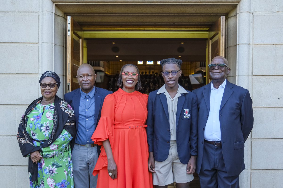 ststithians's tweet image. CELEBRATING THE CHAIR OF COUNCIL INDUCTION - MS EMMA MASHILWANE

stithian.com/news/entry/cel…

#InspiringExcellence #MakingAWorldOfDifference #FamilyOfSchools #SchoolForFamily #PurposeInspired #PassionDriven #HappyFulfilment #Legacy